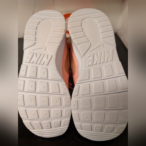 Nike Tanjun (GS)  Girl's Youth Sneakers Size 4.5Y NIB MSRP $60 - Picture 6 of 8